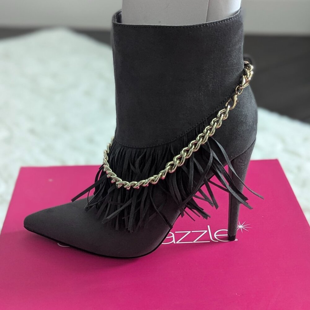 Shoe Dazzle Women's Kaitzy gray fringe bootie gold chain detail Size 8